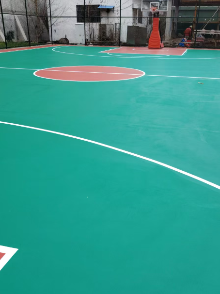 肃宁 球场长期使用易出现地面开裂